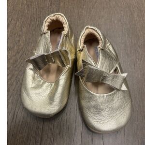 ROBEEZ-Metallic Gold Mary Janes (12-18 mos)